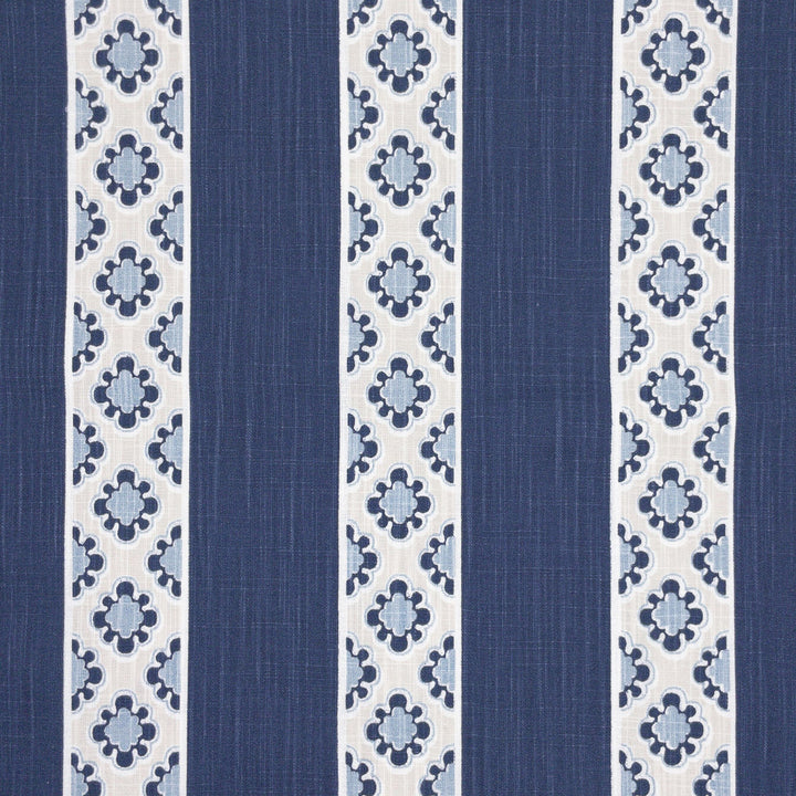 Entice 5 Navy by Aoc Fabric Aoc Fabric Entice 5 NavyFabric THE ART OF COLOR HERITAGE II 100%COT USA </p><p>Repeat: H: 5.375, V: 2.125 54 in - Fabric Carolina -