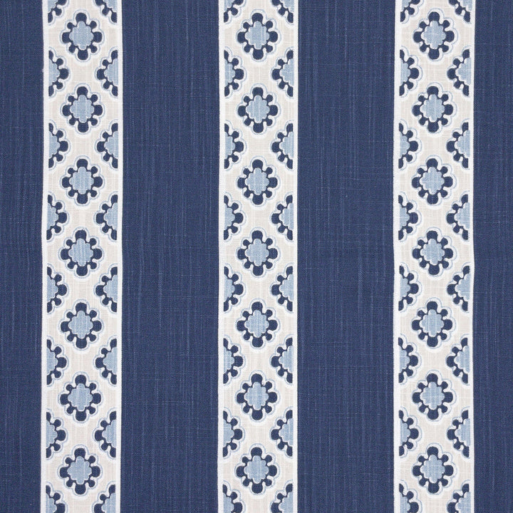 Entice 5 Navy by Aoc Fabric Aoc Fabric Entice 5 NavyFabric THE ART OF COLOR HERITAGE II 100%COT USA </p><p>Repeat: H: 5.375, V: 2.125 54 in - Fabric Carolina -