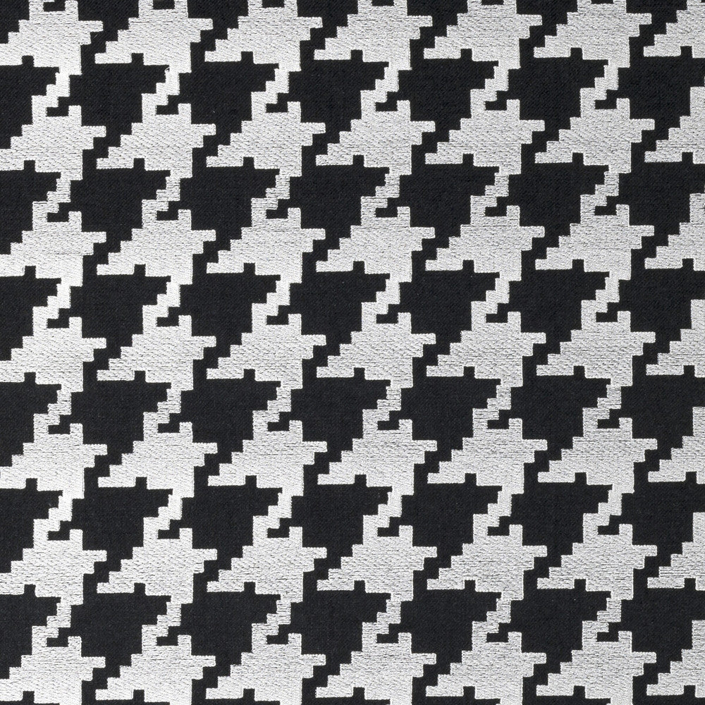 Bw1011 Black/White by Clarke And Clarke Fabric CLARKE & CLARKE BLACK + WHITE COTTON - 25%;LINEN - 25%;POLYESTER - 25%;VISCOSE - 25% India Horizontal: 3.25 and Vertical: 3.25 55 - Fabric Carolina -