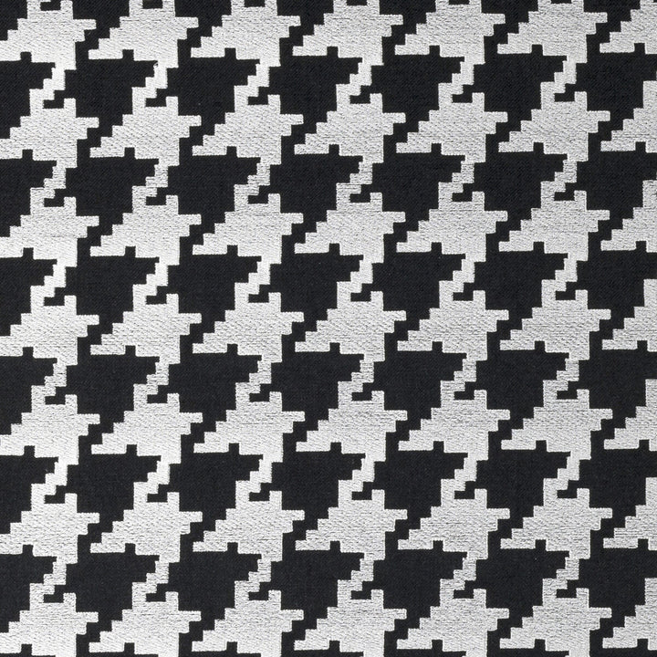 Bw1011 Black/White by Clarke And Clarke Fabric CLARKE & CLARKE BLACK + WHITE COTTON - 25%;LINEN - 25%;POLYESTER - 25%;VISCOSE - 25% India Horizontal: 3.25 and Vertical: 3.25 55 - Fabric Carolina -