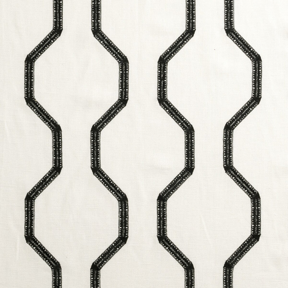 Bw1012 Black/White by Clarke And Clarke Fabric Clarke And Clarke Fabric Bw1012 Black/WhiteFabric CLARKE & CLARKE BLACK + WHITE India </p><p>Repeat: H: 9.06, V: 9.06 55 - Fabric Carolina -