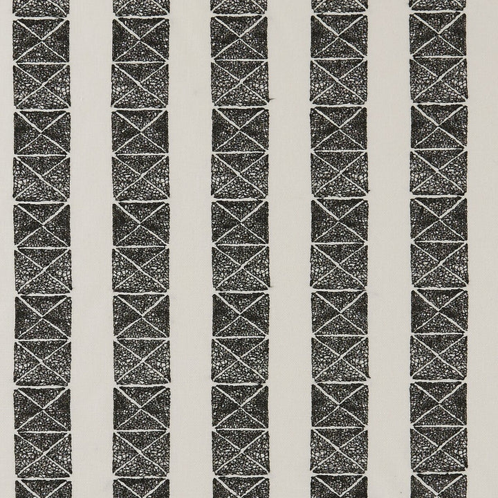Bw1013 Black/White by Clarke And Clarke Fabric Clarke And Clarke Fabric Bw1013 Black/WhiteFabric CLARKE & CLARKE BLACK + WHITE India </p><p>Repeat: H: 6.69, V: 6.3 55 - Fabric Carolina -