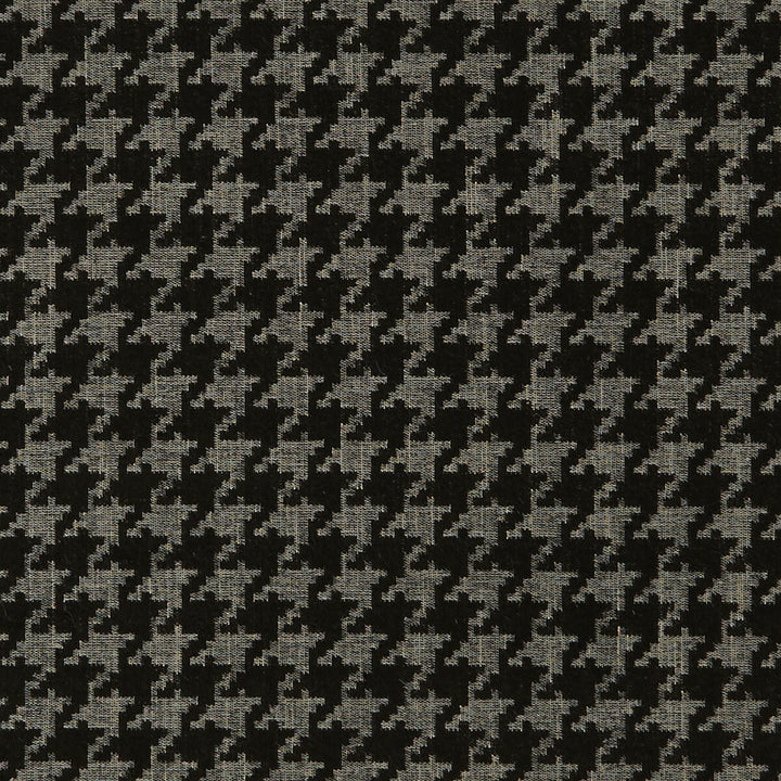 Bw1027 Black/White by Clarke And Clarke Fabric CLARKE & CLARKE BLACK + WHITE VISCOSE - 58%;COTTON - 33%;LINEN - 9% Italy MEDIUM Horizontal: 1.38 and Vertical: 1.38 55 - Fabric Carolina -