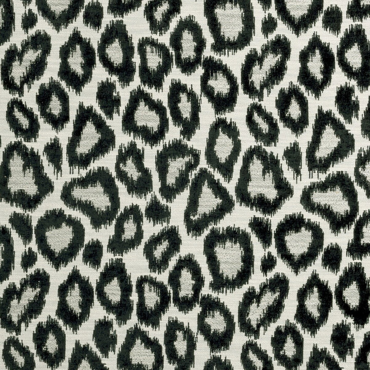 Bw1039 Black/White by Clarke And Clarke Fabric CLARKE & CLARKE BLACK + WHITE VISCOSE - 62%;POLYESTER - 34%;LINEN - 4% Turkey MEDIUM Horizontal: 13.78 and Vertical: 13.78 55 - Fabric Carolina -