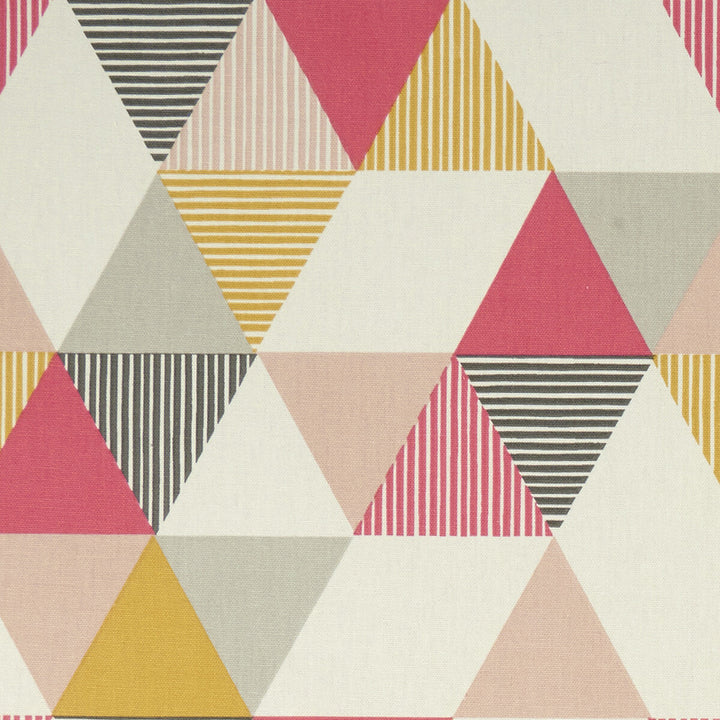 Brio Coral by Clarke And Clarke Fabric CLARKE & CLARKE GRAPHICA COTTON - 100% Turkey MEDIUM Horizontal: 13.78 and Vertical: 12.6 54 - Fabric Carolina -