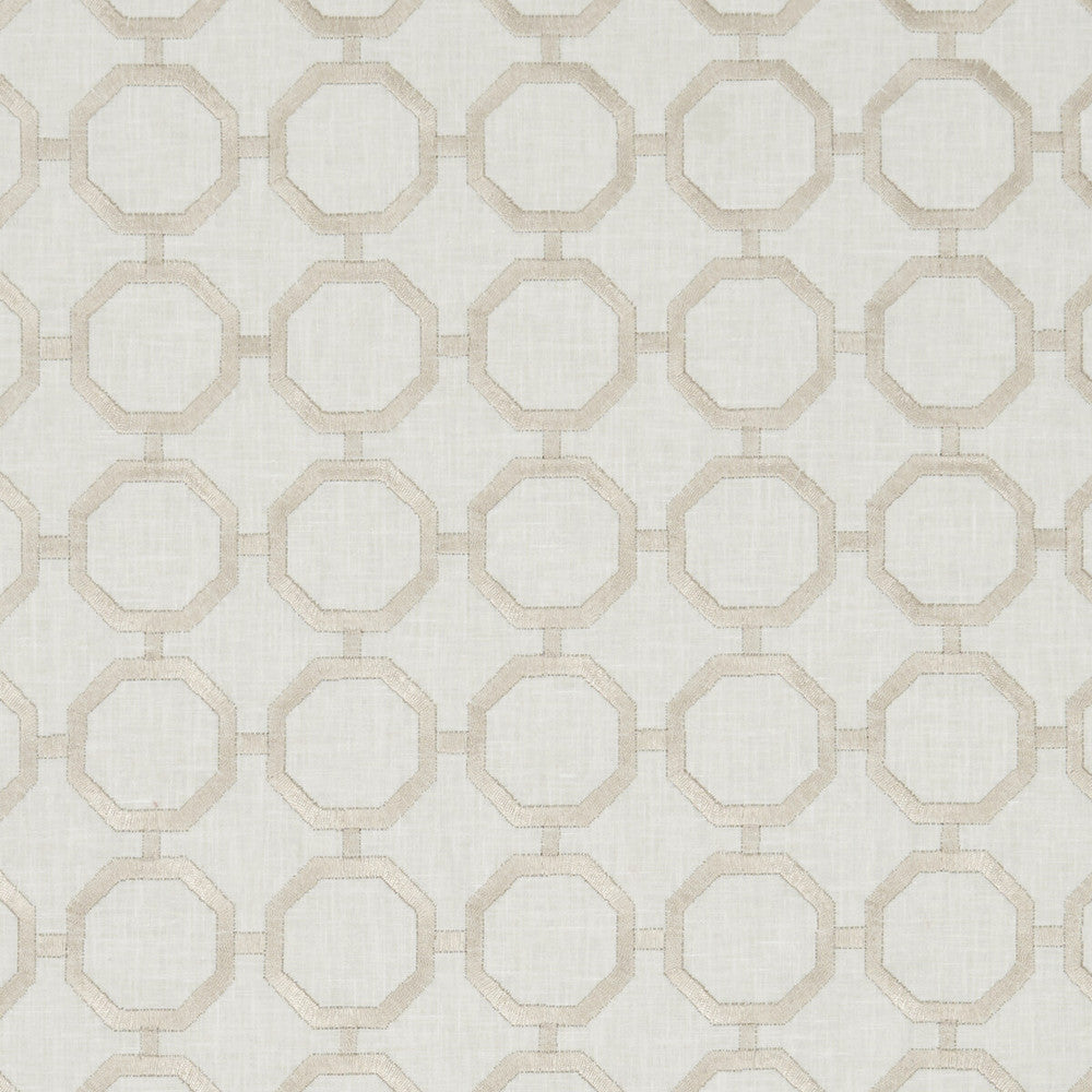 Glamour Linen by Clarke And Clarke Fabric Clarke And Clarke Fabric Glamour LinenFabric CLARKE & CLARKE LUSSO POLYESTER - 52%;COTTON - 48% India </p><p>Repeat: H: 2.56, V: 2.56 54 - Fabric Carolina -