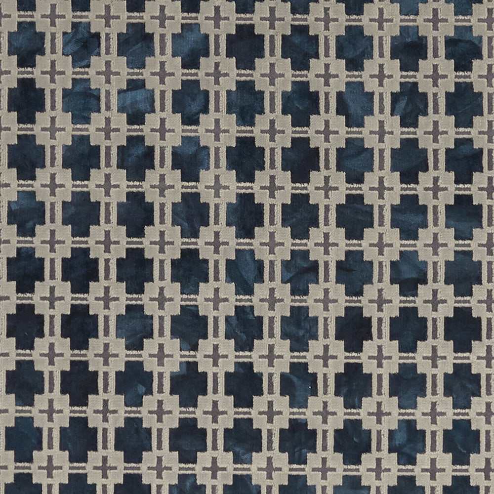 Maui Midnight by Clarke And Clarke Fabric Clarke And Clarke Fabric Maui MidnightFabric CLARKE & CLARKE EXOTICA VISCOSE - 48%;LINEN - 21%;POLYESTER - 19%;COTTON - 12% India </p><p>Repeat: H: 1.5, V: 1.875 54 - Fabric Carolina -