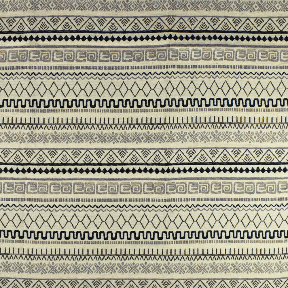 F2772 Cream by Greenhouse Fabric E83: greenhouse HUES 99% Polyester, 1% Linen China 53,000 double rubs </p><p>Repeat: 2.25" H, 14" V 57" - Fabric Carolina -