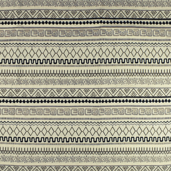 F2772 Cream by Greenhouse Fabric E83: greenhouse HUES 99% Polyester, 1% Linen China 53,000 double rubs </p><p>Repeat: 2.25" H, 14" V 57" - Fabric Carolina -