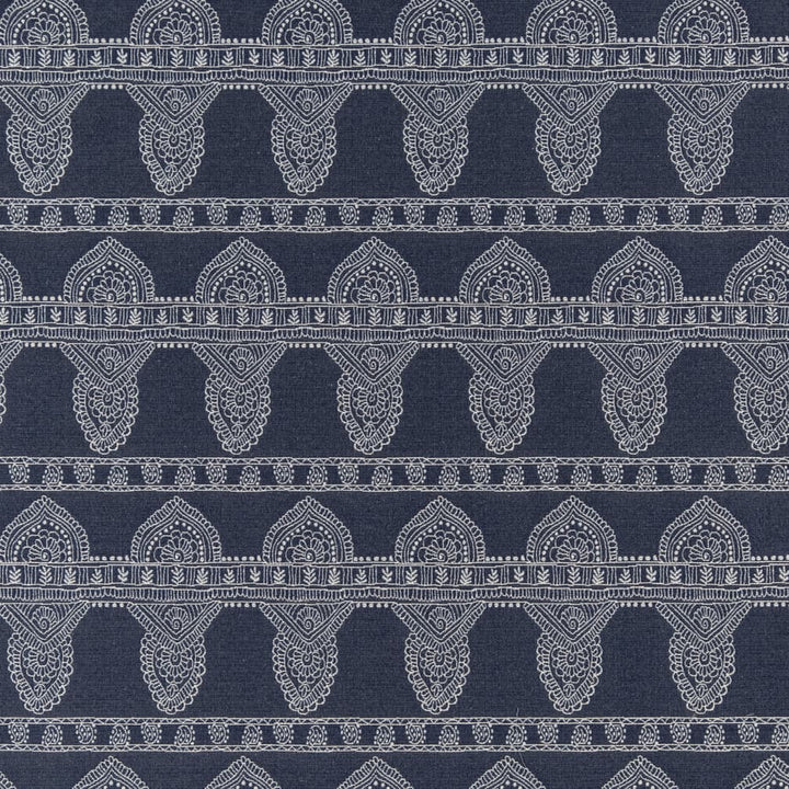 F400-135 by Charlotte Fabric Horizon 55% Polyester, 45% Cotton Made In USA Exceeds 100,000 Wyzenbeek Rubs (Heavy Duty) </p><p>Repeat: Horizontal 4.5" x Vertical 18.5" 54 Inches - Fabric Carolina -