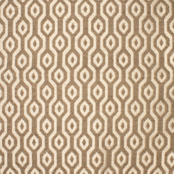 F5191 Antique by Greenhouse Fabric 100% Polyester Mexico 40,000 </p><p>Repeat: 1.18" H, 3.93" V 54" - Fabric Carolina -