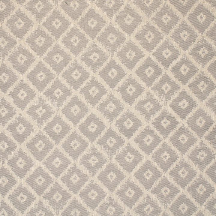 F5315 Silver by Greenhouse Fabric 100% Polyester Mexico 40,000 </p><p>Repeat: 1.7" H, 1.7" V 54" - Fabric Carolina -