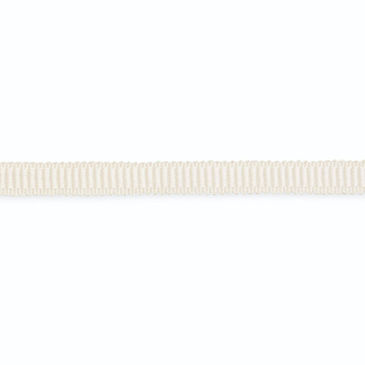 Claudine Silk Gimp Snow G500-1 by Schumacher Trim SCHUMACHER TRIM PROGRAM See Sample UNITED STATES OF AMERICA TO BE DETERMINED </p><p>Repeat: Horizontal: - and Vertical: - - - Fabric Carolina -