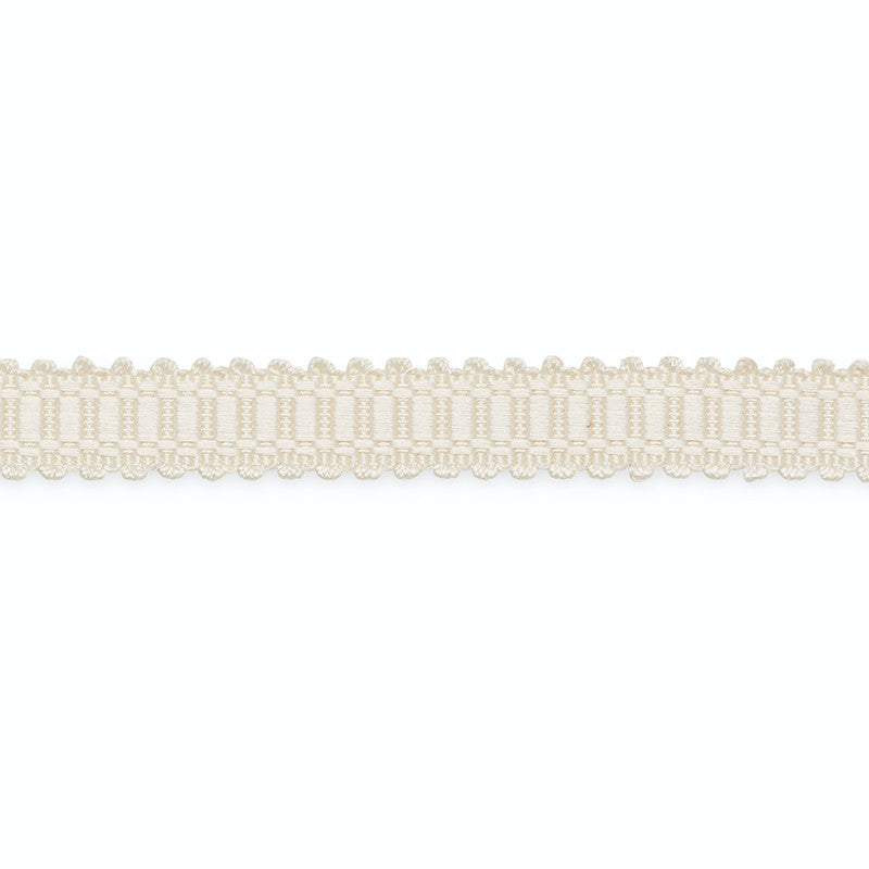 Mikayla Gimp Silk W/Picot 3/4" Blanc G524-1 by Schumacher Trim SCHUMACHER TRIM PROGRAM See Sample UNITED STATES OF AMERICA TO BE DETERMINED </p><p>Repeat: Horizontal: - and Vertical: - - - Fabric Carolina -