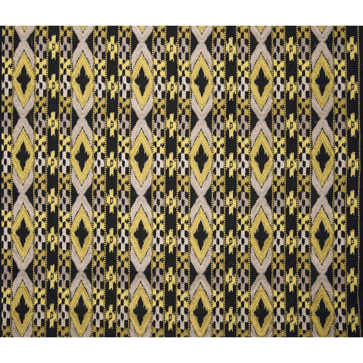Queen Blk/Amarillo by Gaston Y Daniela Fabric Gaston Y Daniela Fabric Queen Blk/AmarilloFabric GASTON AFRICALIA COTTON - 46%;VISCOSE - 38%;LINEN - 16% India </p><p>Repeat: H: 8.94, V: 12.2 53.5 - Fabric Carolina -