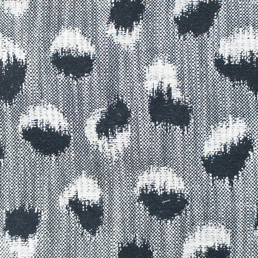 Castilla Black by Gaston Y Daniela Designer Fabric GASTON NUEVO MUNDO COTTON - 45%;VISCOSE - 44%;LINEN - 11% Turkey HEAVY Horizontal: 6.75 and Vertical: 6.75 54.25 - Swanky Fabrics -