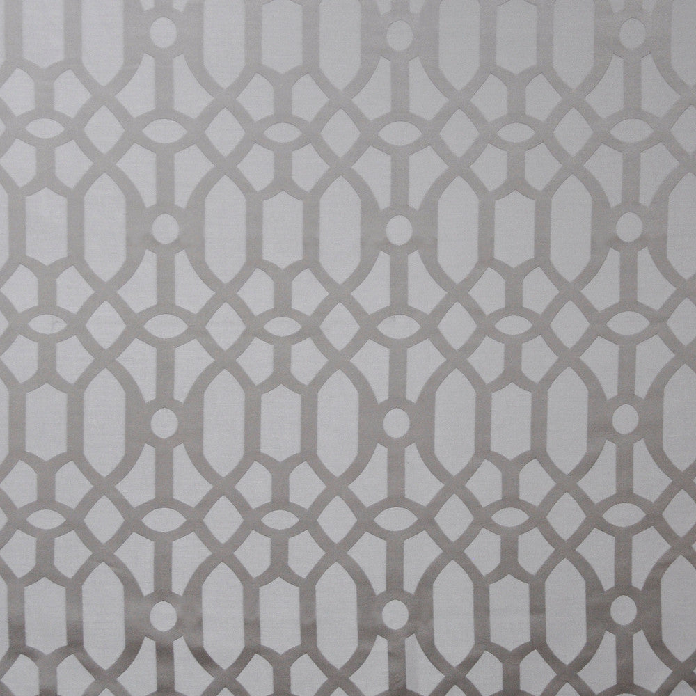 Gilded # 457 Platinum by Maxwell Fabric COLOR THEORY-VOL.III LONDON FOG 35% VISCOSE 33% POLYESTER
32% COTTON INDIA </p><p>Repeat: Horizontal: H-8.9 and Vertical: V-7.8 54" - Fabric Carolina -