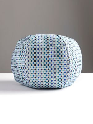 <p>Odette Weave Pillow 12 Dia - Seaside GWSODETPILL0004 by Scalamandre Pillows</p><p><strong>Required Minimum Quantity Purchase: Product</p><p>Book: </p><p>Content: 50% VISCOSE 25% LINEN 25% POLYESTER</p><p>Origin: U.S.A.</p><p>Performance: </p><p>Repeat: Horizontal: and Vertical: </p><p>Width: 0</p>