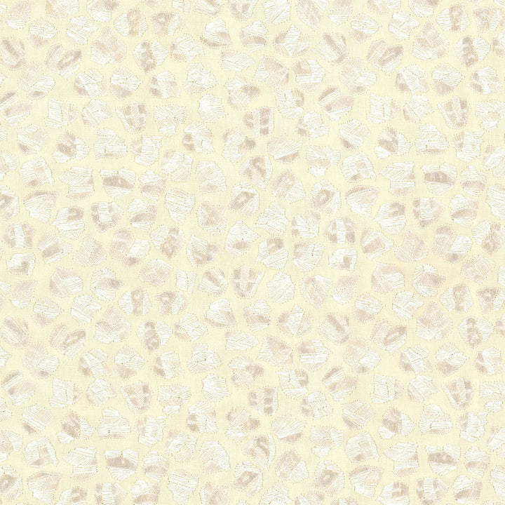 Herbal 1 Pearl by Marcus William Fabric Marcus William Fabric Herbal 1 PearlFabric MARCUS WILLIAM WORLD VIEW 55%LIN 45%COT INDIA </p><p>Repeat: H: 8.500, V: 7.500 50.5 in - Fabric Carolina -