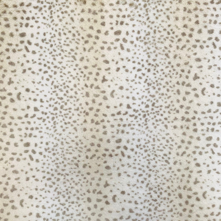 Himiko Snowcat by Magnolia Fabric - 100% POLY CHINA NA Horizontal: 11.50 and Vertical: 12.00 61" - Fabric Carolina -