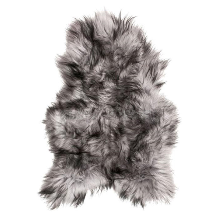 HOH037 Silver Dark Tipped by Greenhouse Fabric Sheepskin
 Longest Portion Of The Hide - 36" - 44"
 Wool Length - 3-4" </p><p>Repeat: - Fabric Carolina -