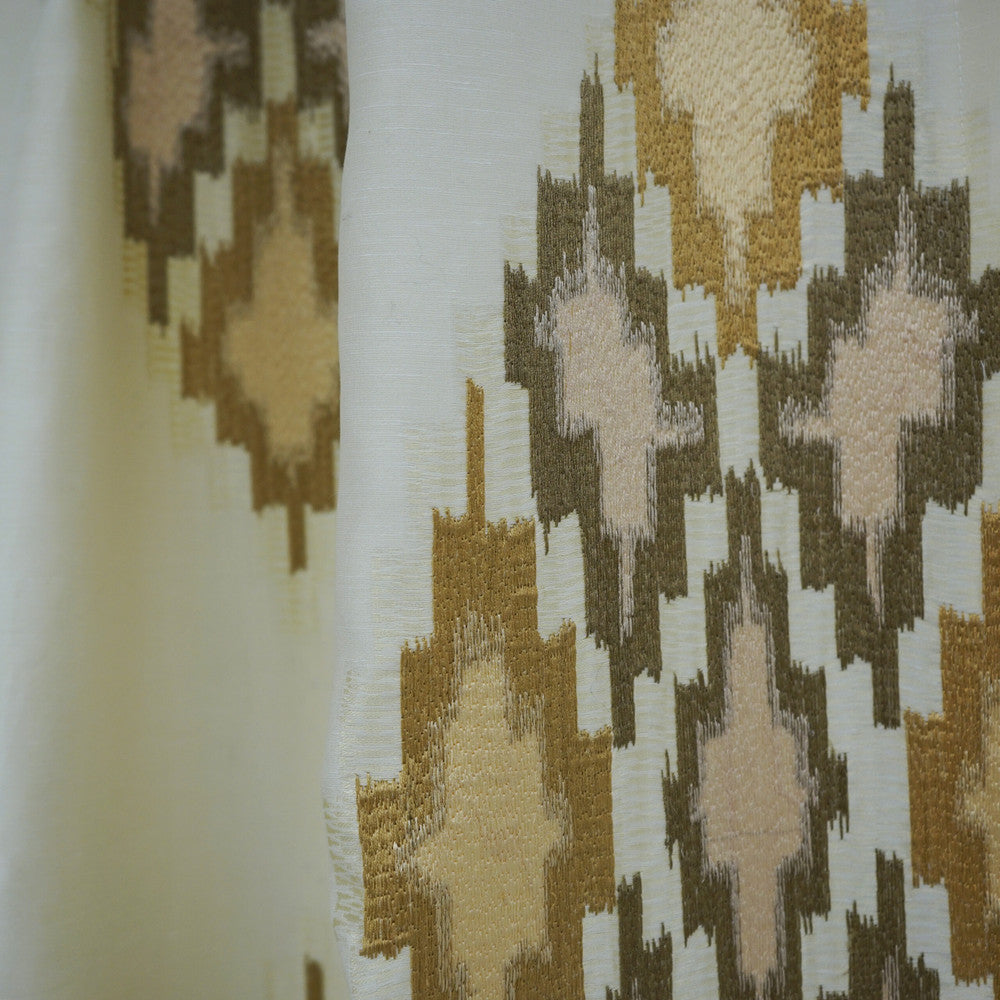 INCA 15SJ101 by JF Fabric JF Studio 52% Viscose, 15% Linen, 14% Polyester, 10% Cotton, 9% Silk India Horizontal: 25.6 and Vertical: 31.4 54 - Fabric Carolina -