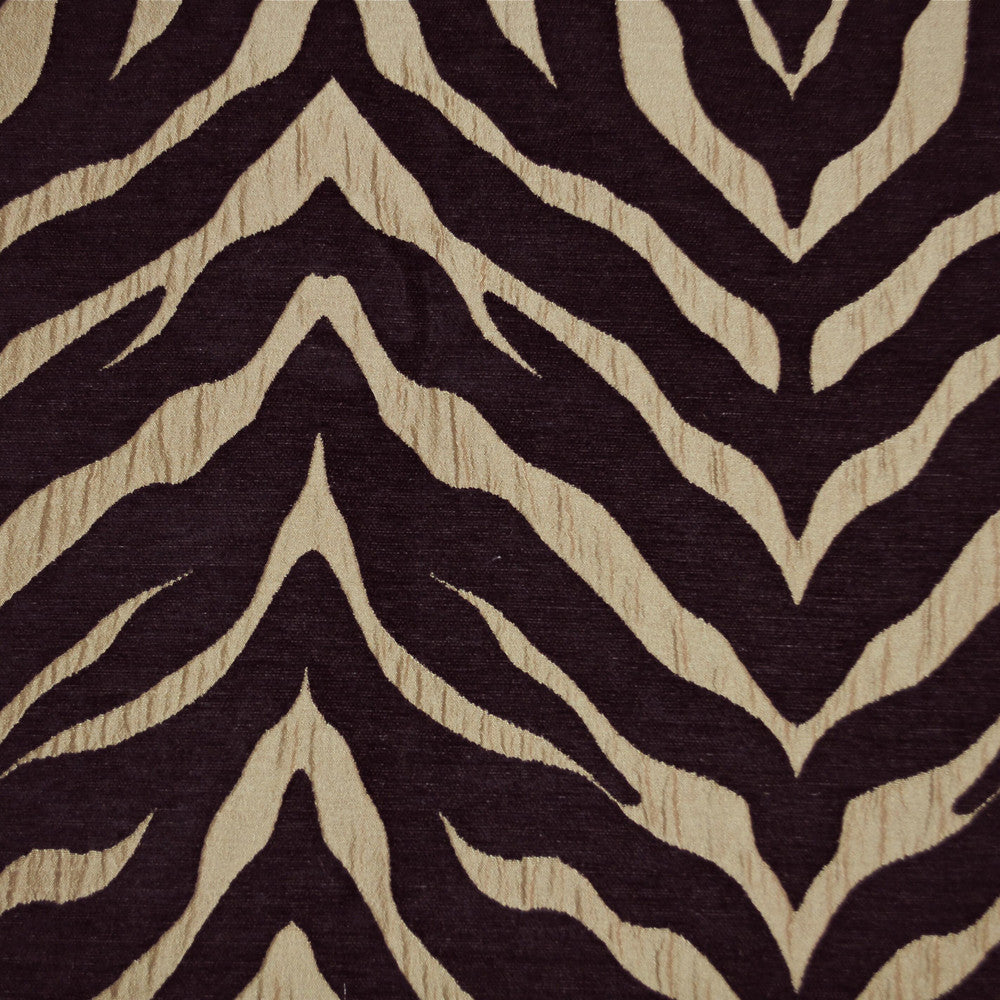 Kenilworth 1 Onyx by Marcus William Fabric Marcus William Fabric Kenilworth 1 OnyxFabric PS/MARCUS WILLIAM SERENGETI TURKEY </p><p>Repeat: H: 14.000, V: 22.500 54 in - Fabric Carolina -