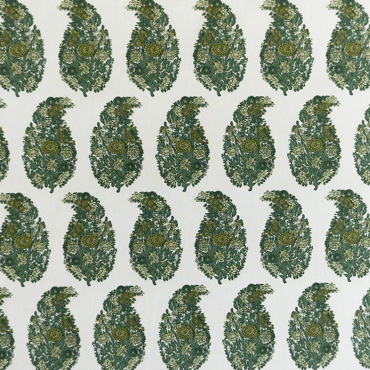 Tarsila Verde by Gaston Y Daniela Fabric Gaston Y Daniela Fabric Tarsila VerdeFabric LORENZO CASTILLO V COTTON - 100% Spain </p><p>Repeat: H: 2.44, V: 6.88 55.11 - Fabric Carolina -