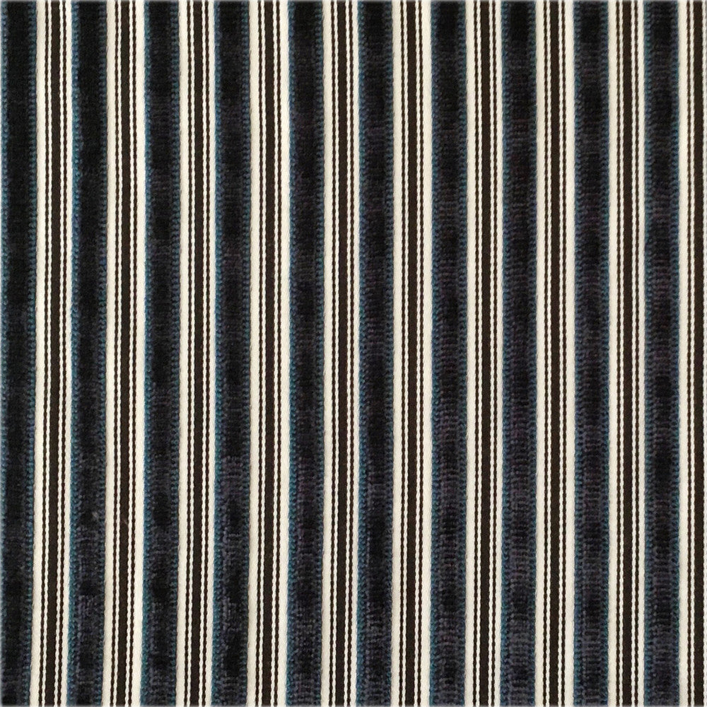 Eresma Navy by Gaston Y Daniela Fabric Gaston Y Daniela Fabric Eresma NavyFabric LORENZO CASTILLO IV VISCOSE - 58%;COTTON - 42% India </p><p>Repeat: H: 0.67, V: 0 55 - Fabric Carolina -