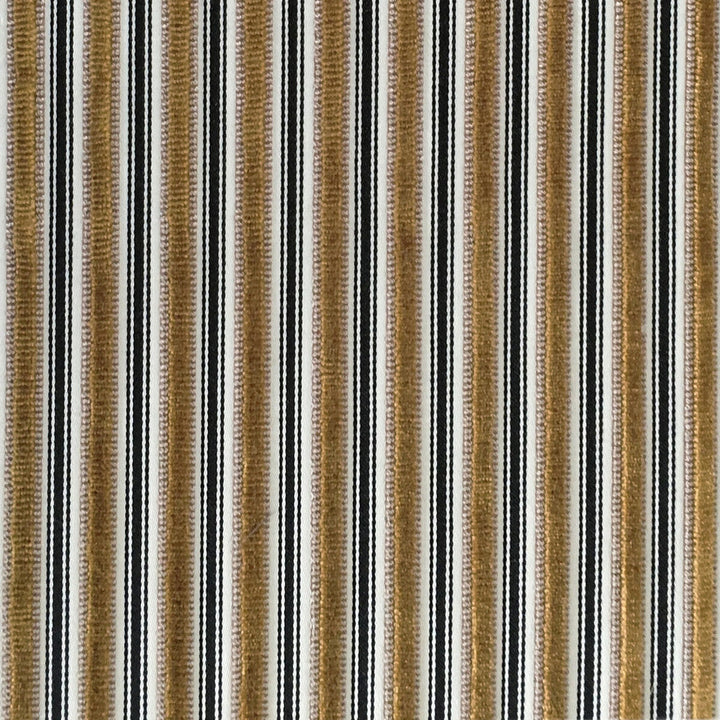 Eresma Camel by Gaston Y Daniela Fabric Gaston Y Daniela Fabric Eresma CamelFabric LORENZO CASTILLO IV VISCOSE - 58%;COTTON - 42% India </p><p>Repeat: H: 0.67, V: 0 55 - Fabric Carolina -