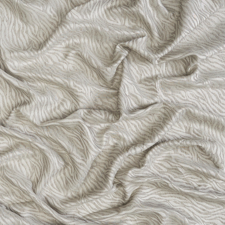 Living 54J9001 by JF Fabric CLOUD NINE 77% Polyester, 18% Viscose, 5% Linen India Horizontal: 6.875 and Vertical: 6.75 118 - Fabric Carolina -