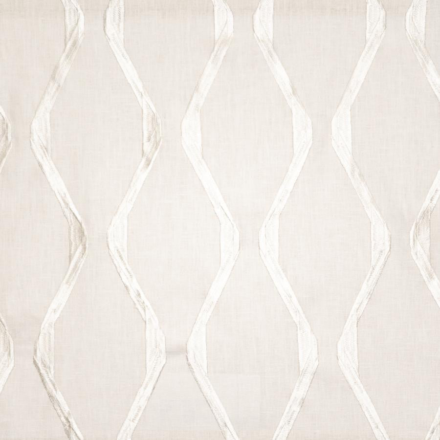Lacing # 423 Glimmer by Maxwell Fabric Color Theory-Vol. Ix Birchbark 55% COTTON
21% RAYON
20% POLYESTER
4% LINEN INDIA V-7.5" H-5" 54" - Fabric Carolina -