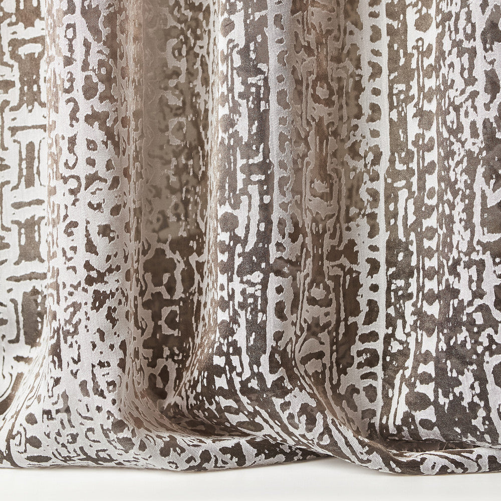 Neptuno 9 by Kravet Design Fabric LIZZO VISCOSE - 60%;POLYESTER - 40% Spain - Horizontal: 28 and Vertical: 31 118 - Fabric Carolina -