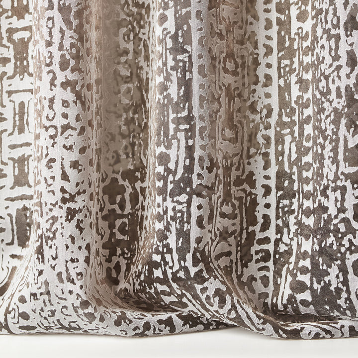 Neptuno 9 by Kravet Design Fabric LIZZO VISCOSE - 60%;POLYESTER - 40% Spain - Horizontal: 28 and Vertical: 31 118 - Fabric Carolina -