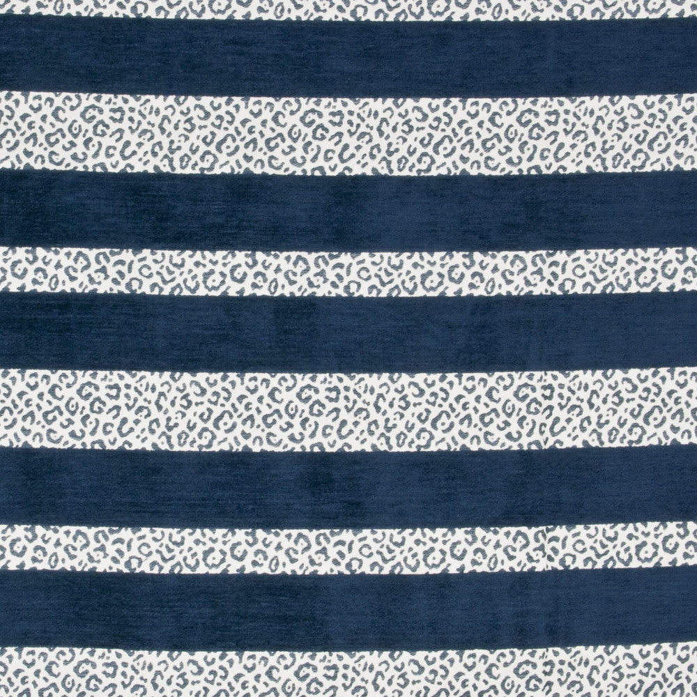 Mcgonigle 2 Navy by Marcus William Fabric Marcus William Step Out 54% Spun Viscose 37% Polyester 9% Cotton USA WYZENBEEK 30 000 DOUBLE RUB WEAR TEST (HEAVY DUTY) FLAME RETARDANT-U.F.A.C. CLASS 1 (OR A) CATB 117-2013 Horizontal: 7 and Vertical: 8.625 55 in - Fabric Carolina -