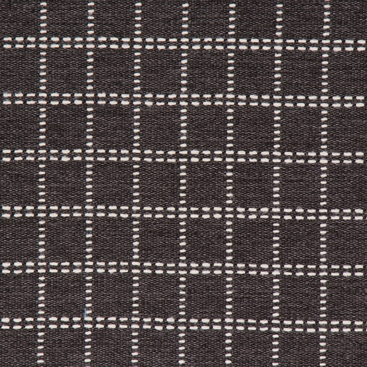 Motthaven Onyx by Bella-Dura Fabric  100% BELLA DURA POLYOLEFIN USA 70000 H: 1'' V: 1.125'' 53''  - Fabric Carolina -