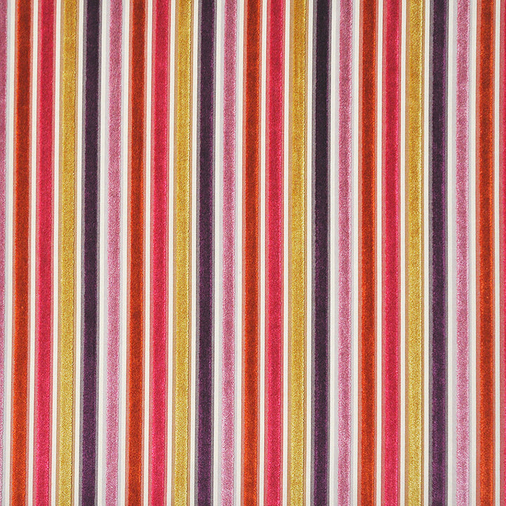 Narrow Margin # 202 Currants by Maxwell Fabric COLOR WAVES-GEMSTONES 50% POLYESTER 50% RAYON CHINA </p><p>Repeat: Horizontal: and Vertical: H-3.5 55" - Fabric Carolina -