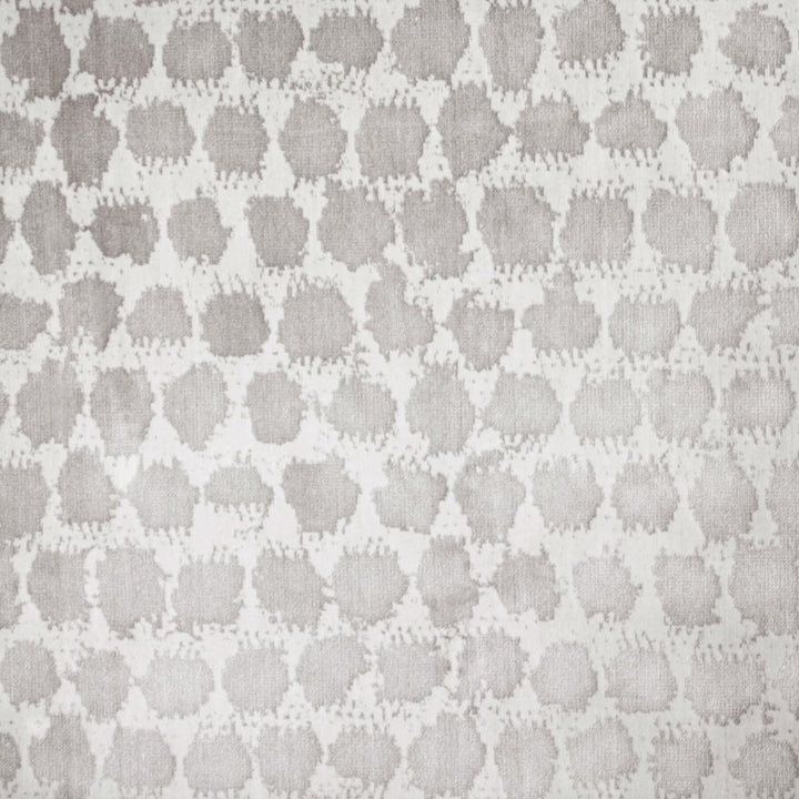 Nieman 4 Shadow by Marcus William Fabric Kai/Marcus William Farah 43% Cotton 33% Spun Viscose 24% Polyester INDIA MARTINDALE WEAR TEST (50 000 CIRCULAR RUBS) Horizontal: 13.75 and Vertical: 12.5 55 in - Fabric Carolina -