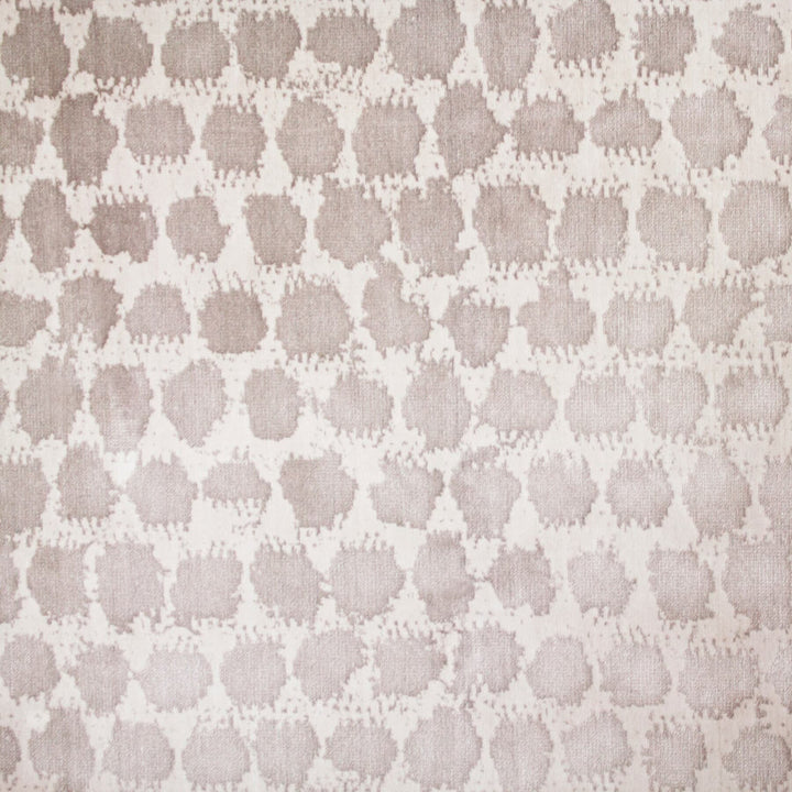 Nieman 5 Truffle by Marcus William Fabric Kai/Marcus William Farah 43% Cotton 33% Spun Viscose 24% Polyester INDIA MARTINDALE WEAR TEST (50 000 CIRCULAR RUBS) Horizontal: 13.75 and Vertical: 12.5 55 in - Fabric Carolina -