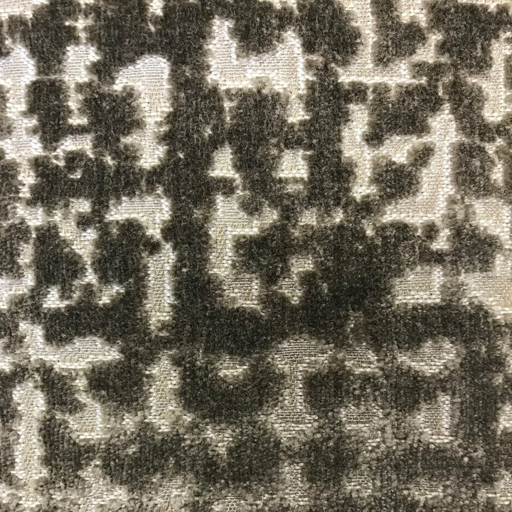 Nimrah 2 Bran by Stout Fabric RIGHT ON TREND CUT VELVETS 53%SVI 47%POL INDIA FLAME RETARDANT-U.F.A.C. CLASS 1 WYZENBEEK 12 000 DOUBLE RUB WEAR TEST (MEDIUM DUTY) </p><p>Repeat: 14 54 in - Fabric Carolina -