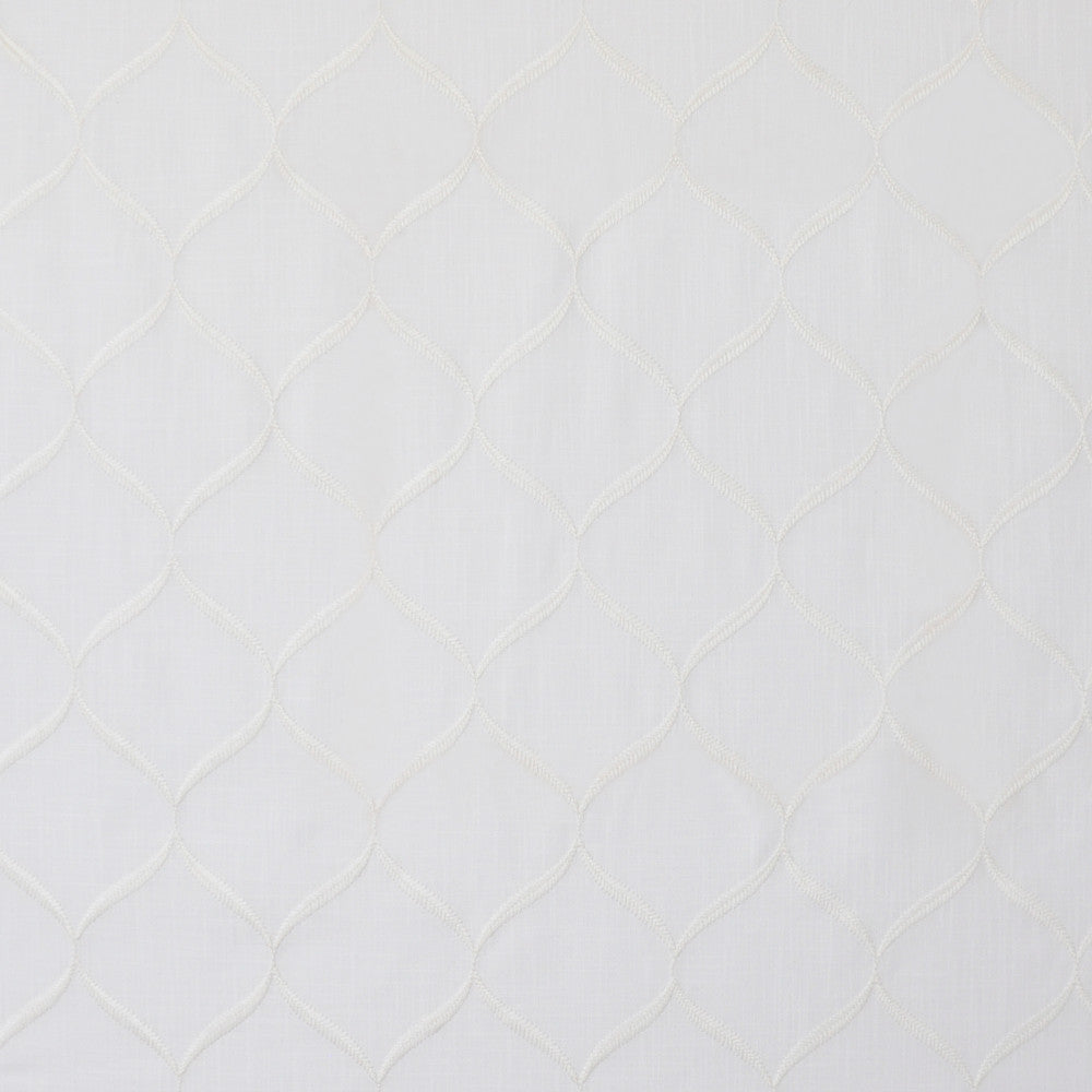 Oxbow # 451 Bone by Maxwell Fabric COLOR THEORY-VOL.III LONDON FOG 100% POLYESTER
None CHINA See sample </p><p>Repeat: Horizontal: 5.6" and Vertical: 8" 59"EMB50.5 - Fabric Carolina -
