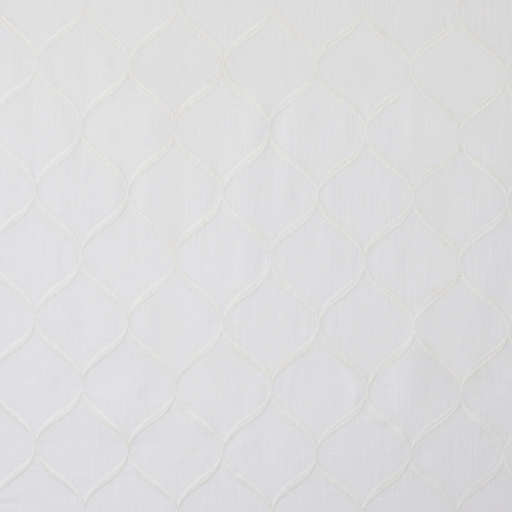 Oxbow # 451 Bone by Maxwell Fabric COLOR THEORY-VOL.III LONDON FOG 100% POLYESTER
None CHINA </p><p>Repeat: Horizontal: H-5.6 and Vertical: V-8 59"EMB50.5 - Fabric Carolina -
