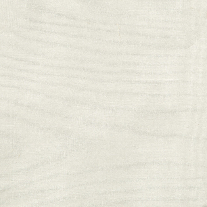 Yuko Silver by Brunschwig & Fils Wallcovering Brunschwig & Fils Wallcovering Yuko SilverWallcovering SILVER LEAF - 100% Japan </p><p>Repeat: H: 6, V: 6 36 - Fabric Carolina -