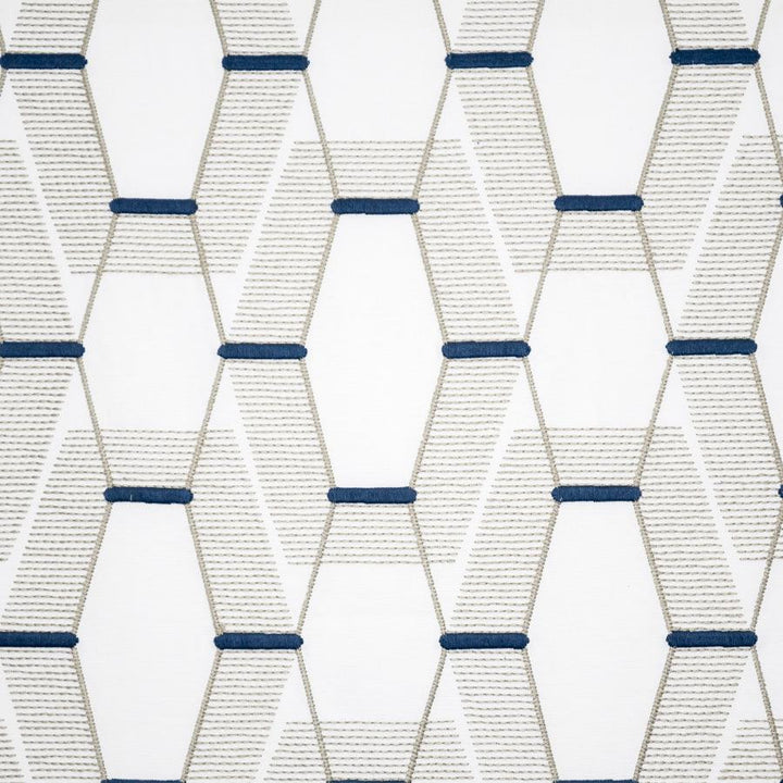 Portcullis # 136 Mallard by Maxwell Fabric Color Theory-Vol. Ix Pacific 60% COTTON
40% POLYESTER EMB.-100% POLYESTEER INDIA V-11.3" H-8." 54"EMB.52" - Fabric Carolina -
