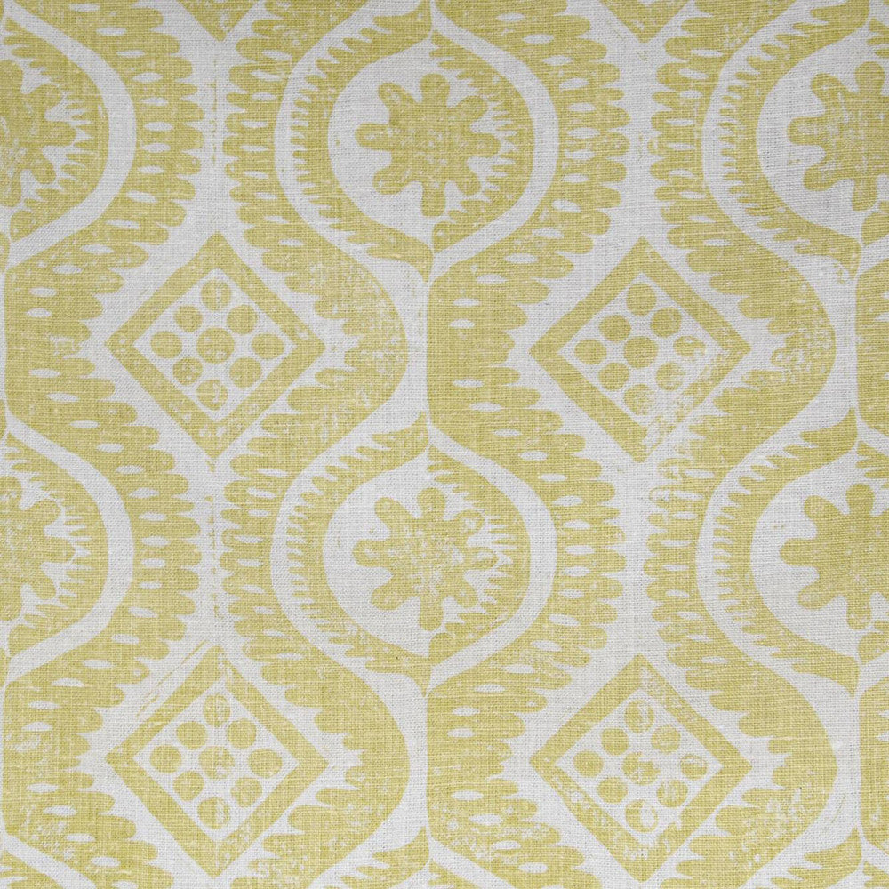 Damask Yellow by Lee Jofa Wallcovering Lee Jofa Wallcovering Damask YellowWallcovering BLITHFIELD PAPER - 100% United Kingdom </p><p>Repeat: H: 22.75, V: 22.75 54 - Fabric Carolina -
