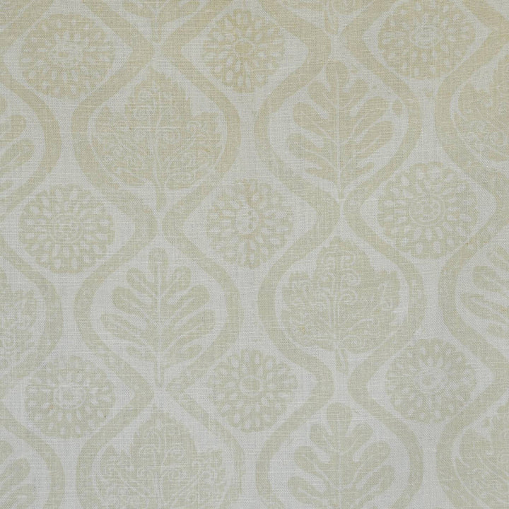 Oakleaves Beige by Lee Jofa Wallcovering BLITHFIELD PAPER - 100% United Kingdom - Horizontal: 51 and Vertical: 31.5 51 - Fabric Carolina -