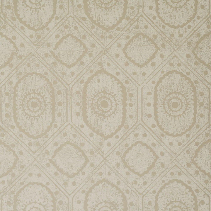 Diamond Wp Cream by Lee Jofa Wallcovering Lee Jofa Wallcovering Diamond Wp CreamWallcovering BLITHFIELD PAPER - 100% United Kingdom </p><p>Repeat: H: 20.5, V: 21 20.5 - Fabric Carolina -