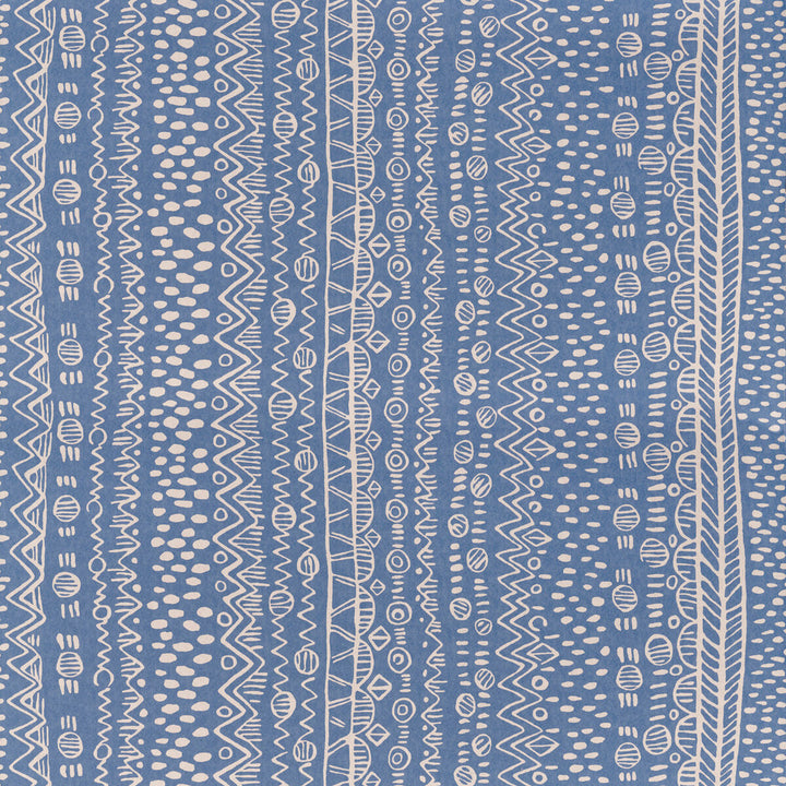 Chester Wallpaper Azure by Lee Jofa Wallcovering BLITHFIELD CELLULOSE - 100% United Kingdom - Horizontal: 50 and Vertical: 25.1 50.3 - Fabric Carolina -