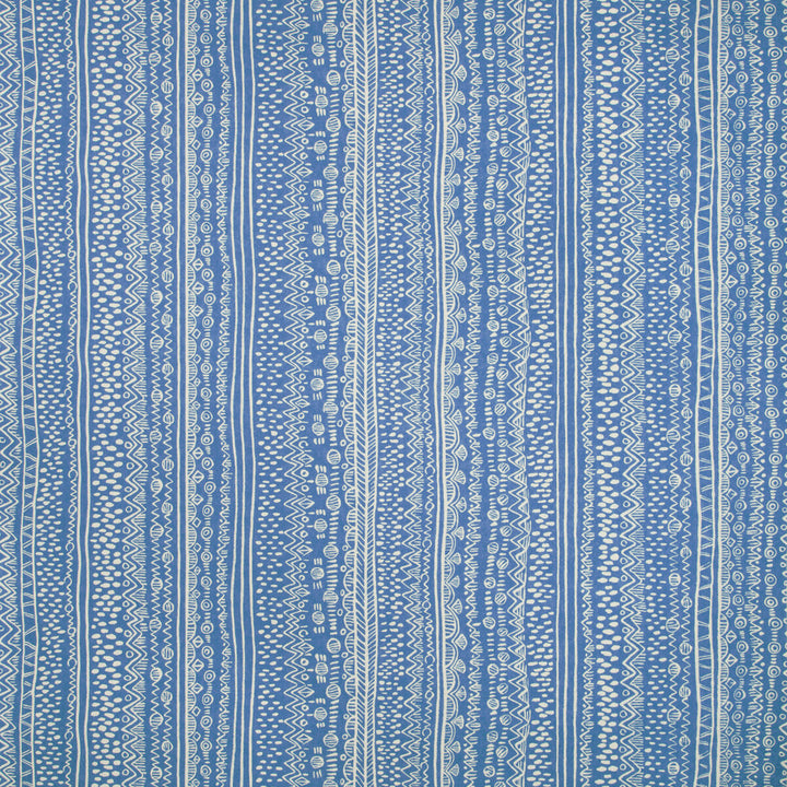 Kirby Wallpaper Azure by Lee Jofa Wallcovering Lee Jofa Wallcovering Kirby Wallpaper AzureWallcovering BLITHFIELD CELLULOSE - 100% United Kingdom </p><p>Repeat: H: 52.3, V: 25.1 52.3 - Fabric Carolina -