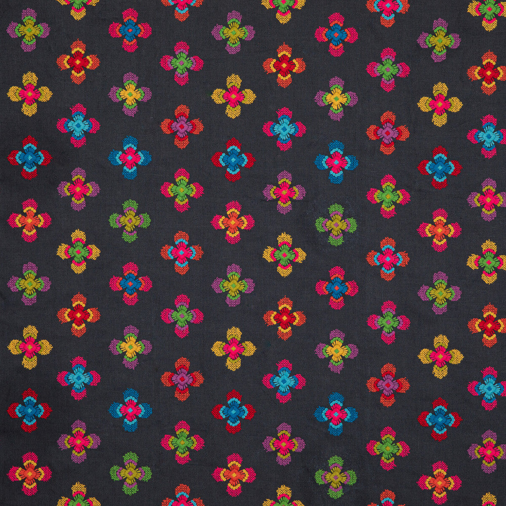 Midnight Garden Indigo by Baker Lifestyle Fabric Baker Lifestyle Fabric Midnight Garden IndigoFabric FIESTA LINEN - 90%;POLYESTER - 10% India </p><p>Repeat: H: 12.411, V: 15.366 49.644 - Fabric Carolina -